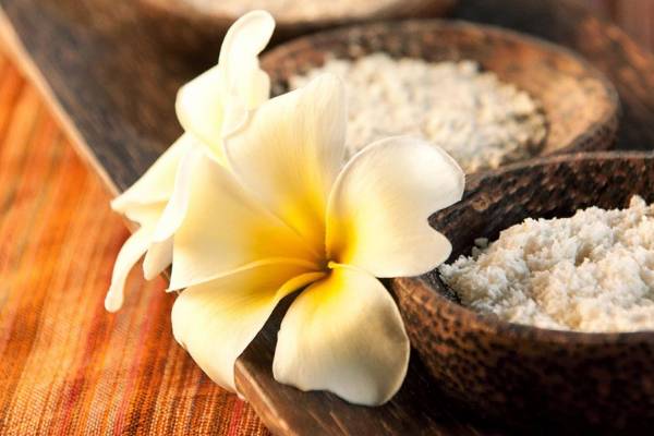 Body lotions and flowers at a spa